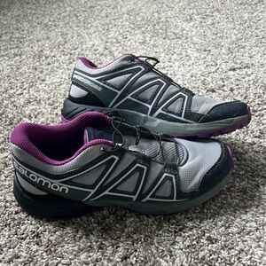 Salomon Speedcross kids trail running shoe size 5